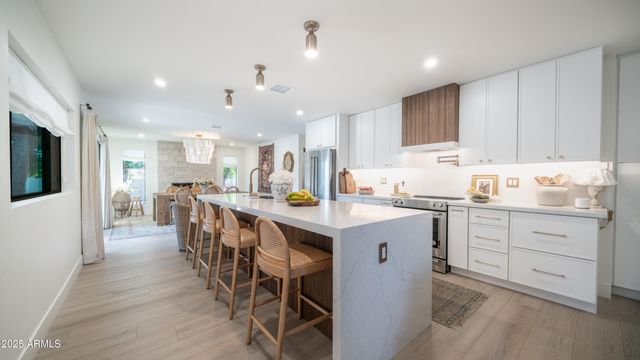 5819 E LUDLOW Drive, Scottsdale, AZ 85254