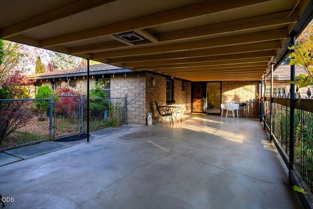 2846 W Antler Avenue, Redmond, OR 97756