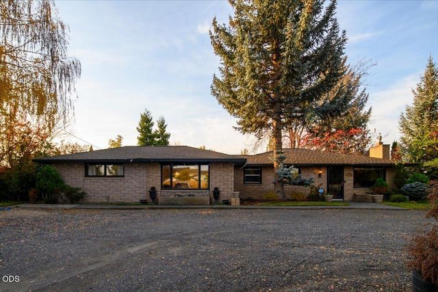 2846 W Antler Avenue, Redmond, OR 97756