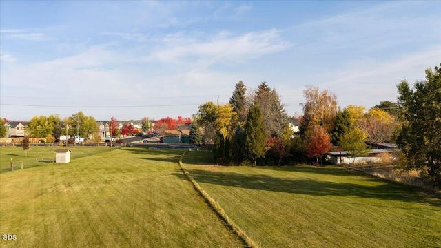 2846 W Antler Avenue, Redmond, OR 97756