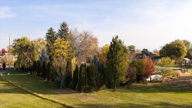 2846 W Antler Avenue, Redmond, OR 97756