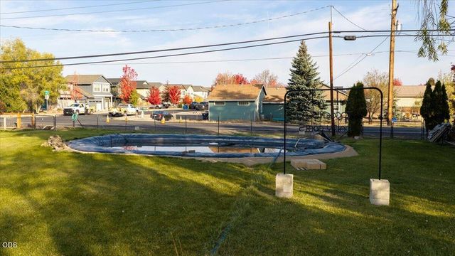 2846 W Antler Avenue, Redmond, OR 97756
