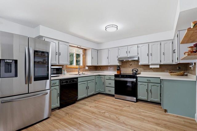 4118 Michigan AVENUE, Manitowoc, WI 54220
