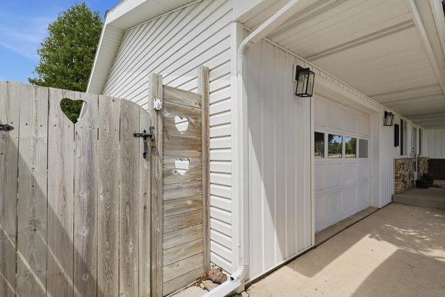 4118 Michigan AVENUE, Manitowoc, WI 54220