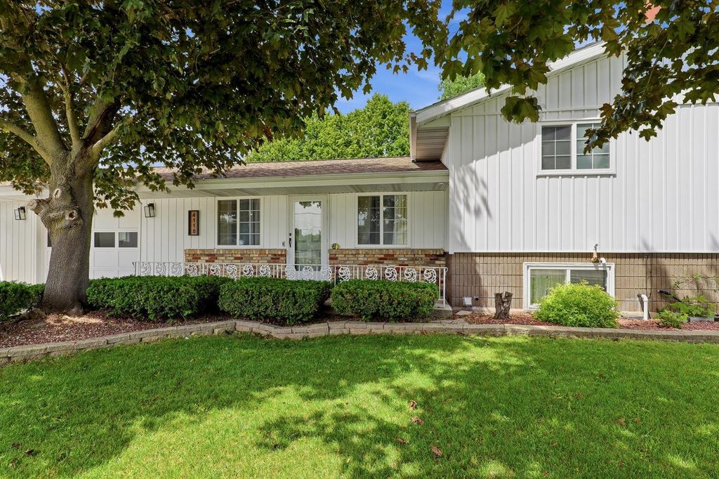 4118 Michigan AVENUE, Manitowoc, WI 54220