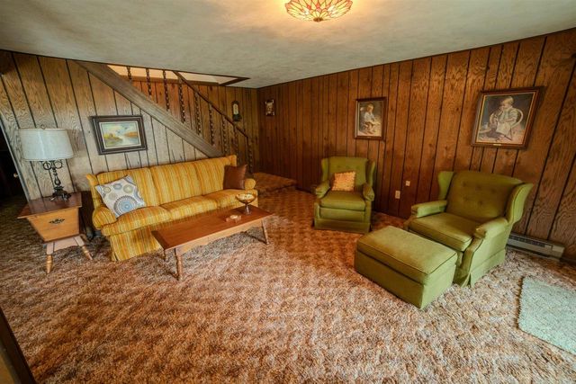 3142 2nd Court, Oxford, WI 53952
