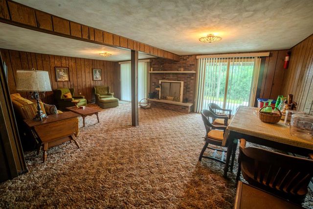 3142 2nd Court, Oxford, WI 53952