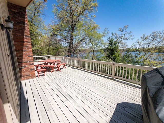3142 2nd Court, Oxford, WI 53952