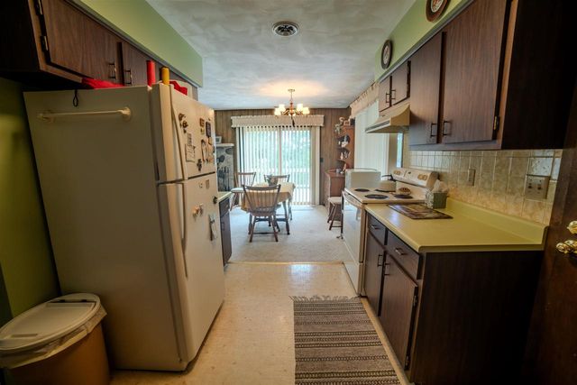 3142 2nd Court, Oxford, WI 53952