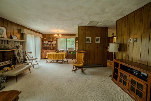 3142 2nd Court, Oxford, WI 53952