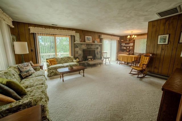 3142 2nd Court, Oxford, WI 53952