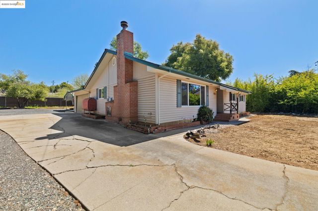 20445 West Walnut Dr., Sonora, CA 95370