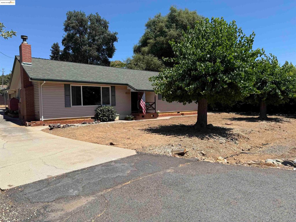 20445 West Walnut Dr., Sonora, CA 95370