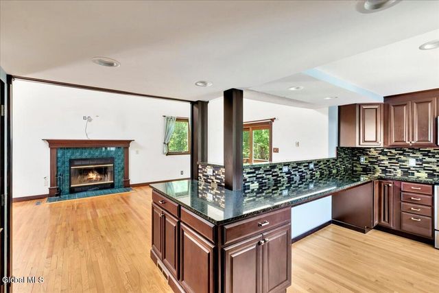 1007 Chamberlin Hill Rd Extension, Sand Lake, NY 12196