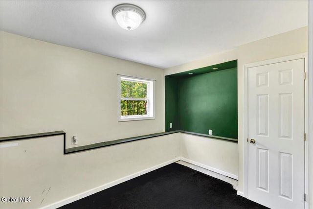 1007 Chamberlin Hill Rd Extension, Sand Lake, NY 12196