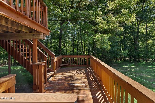 1007 Chamberlin Hill Rd Extension, Sand Lake, NY 12196