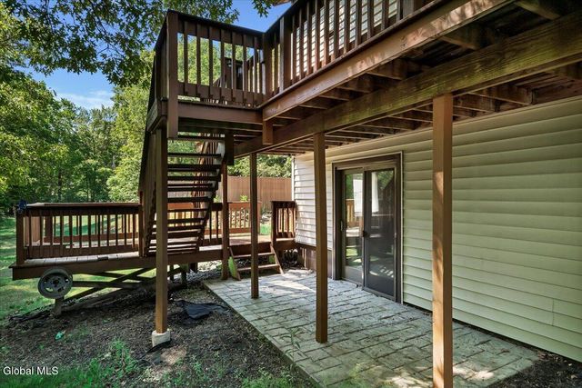 1007 Chamberlin Hill Rd Extension, Sand Lake, NY 12196