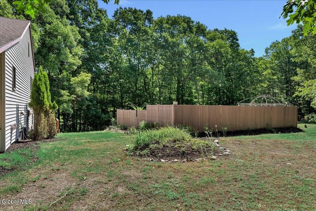 1007 Chamberlin Hill Rd Extension, Sand Lake, NY 12196