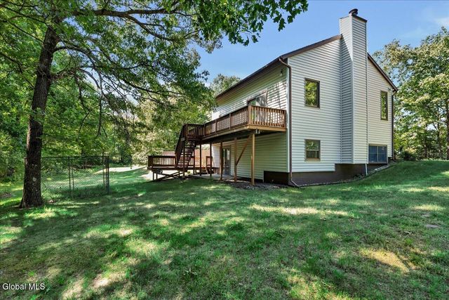 1007 Chamberlin Hill Rd Extension, Sand Lake, NY 12196