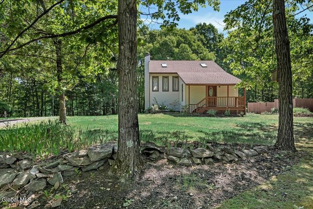 1007 Chamberlin Hill Rd Extension, Sand Lake, NY 12196