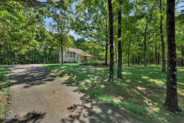 1007 Chamberlin Hill Rd Extension, Sand Lake, NY 12196