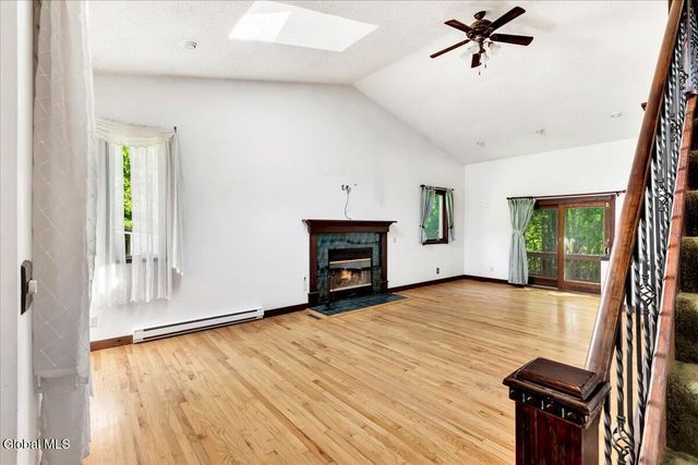 1007 Chamberlin Hill Rd Extension, Sand Lake, NY 12196