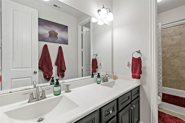 5310 Savannah Bend Drive, Rosharon, TX 77583