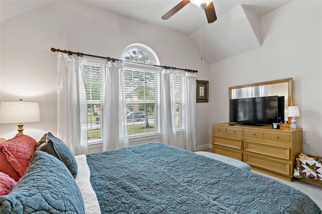 5310 Savannah Bend Drive, Rosharon, TX 77583