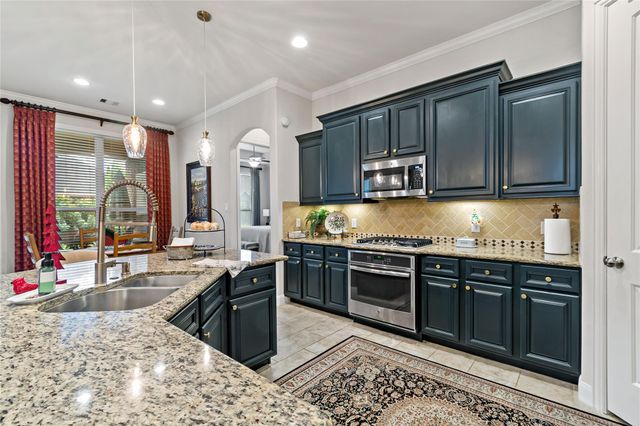 5310 Savannah Bend Drive, Rosharon, TX 77583