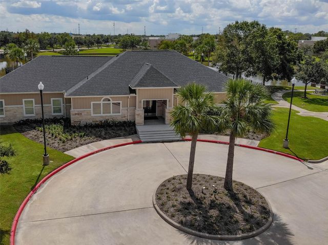 5310 Savannah Bend Drive, Rosharon, TX 77583