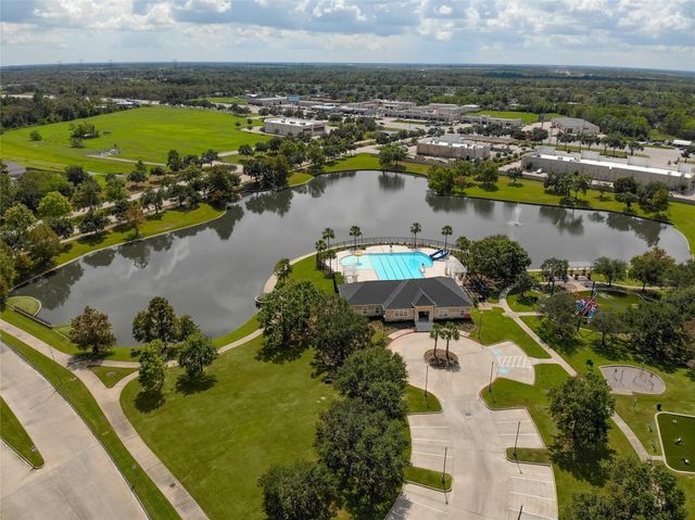 5310 Savannah Bend Drive, Rosharon, TX 77583