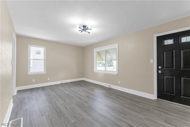 25291 Richards Avenue, Euclid, OH 44132