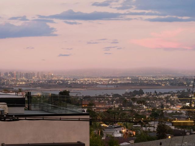 5414 Castle Hills, San Diego, CA 92109