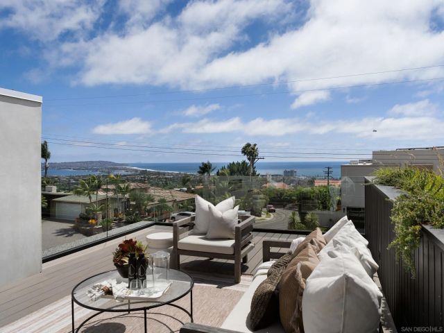 5414 Castle Hills, San Diego, CA 92109