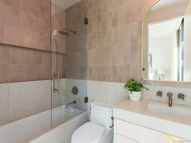 5414 Castle Hills, San Diego, CA 92109