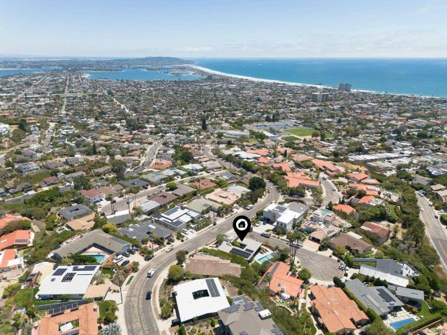 5414 Castle Hills, San Diego, CA 92109
