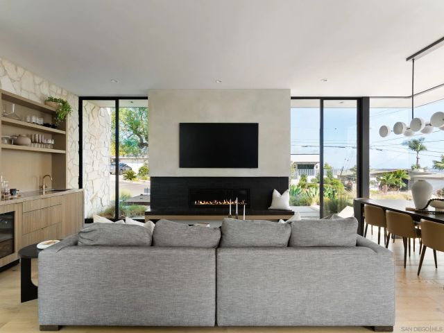 5414 Castle Hills, San Diego, CA 92109