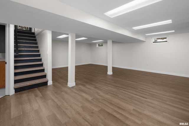 905 WISCONSIN Street, Le Claire, IA 52753