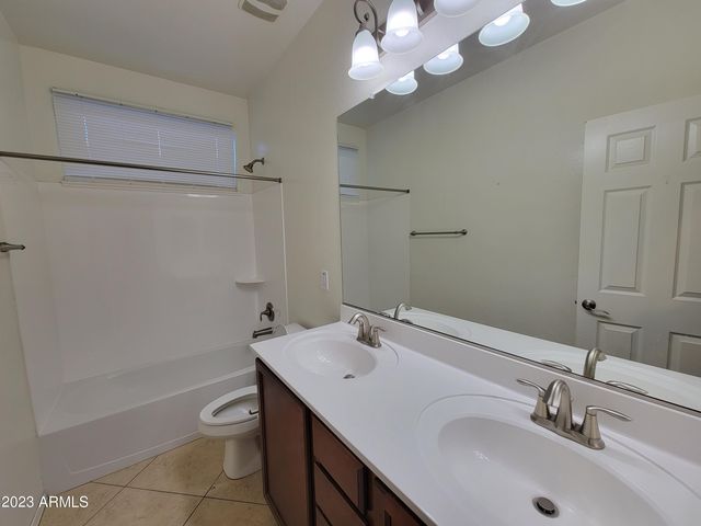 2671 E Daniel Drive, Gilbert, AZ 85298