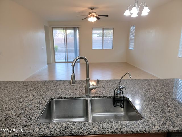 2671 E Daniel Drive, Gilbert, AZ 85298