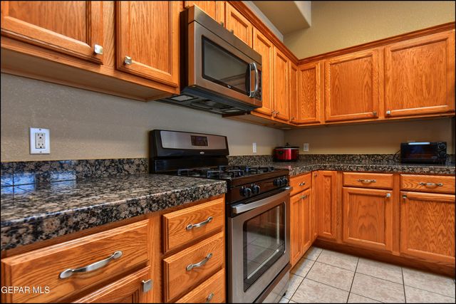 5705 IRELAND Drive, Santa Teresa, NM 88008