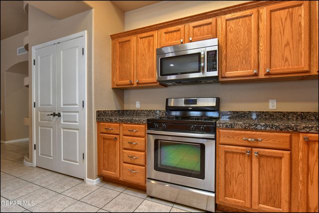 5705 IRELAND Drive, Santa Teresa, NM 88008