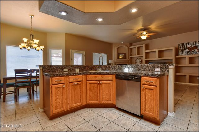 5705 IRELAND Drive, Santa Teresa, NM 88008