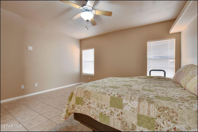 5705 IRELAND Drive, Santa Teresa, NM 88008