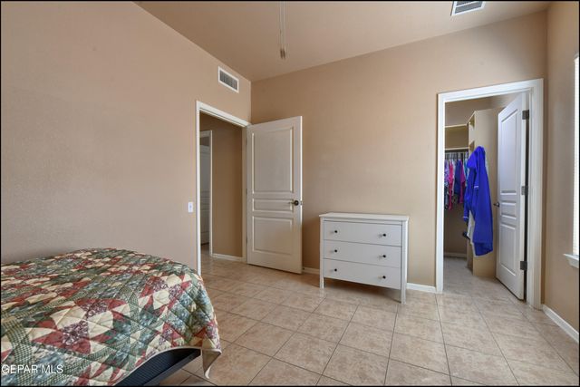 5705 IRELAND Drive, Santa Teresa, NM 88008