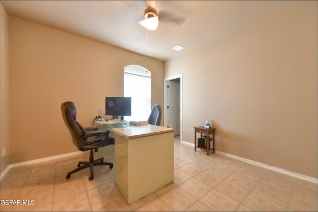 5705 IRELAND Drive, Santa Teresa, NM 88008