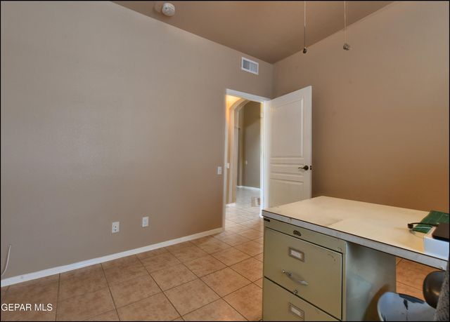 5705 IRELAND Drive, Santa Teresa, NM 88008