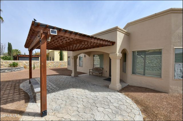 5705 IRELAND Drive, Santa Teresa, NM 88008