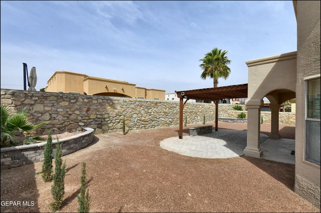 5705 IRELAND Drive, Santa Teresa, NM 88008