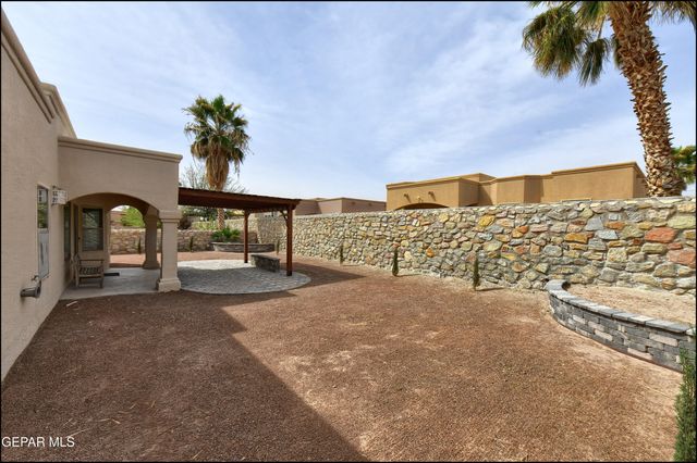 5705 IRELAND Drive, Santa Teresa, NM 88008